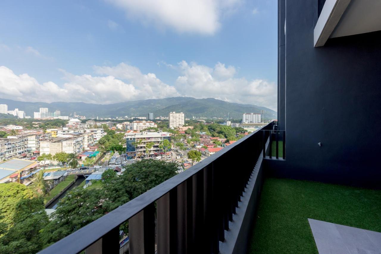 Beacon Executive Suite Penang Джорджтаун Экстерьер фото